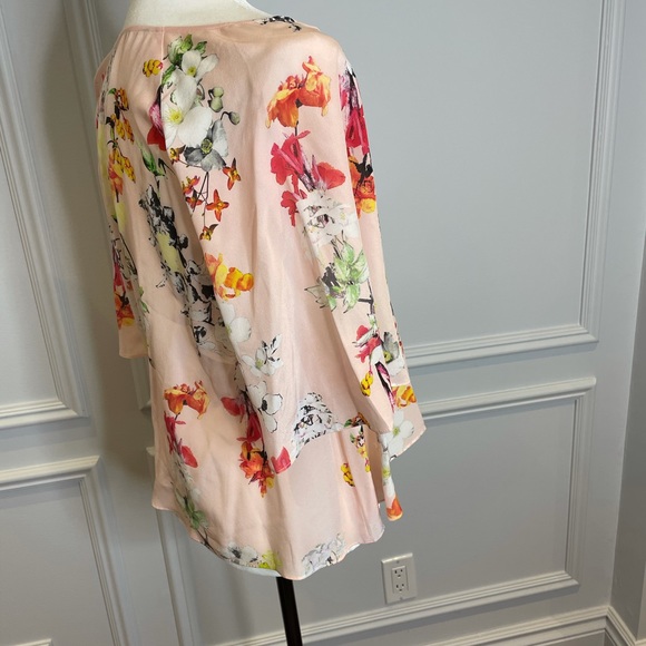 Club Monaco 100% silk floral blouse, pink - Picture 3 of 6